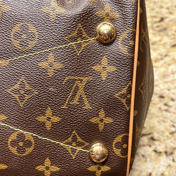 Louis Vuitton Monogrammed GM Travoli - Picture 13 of 16